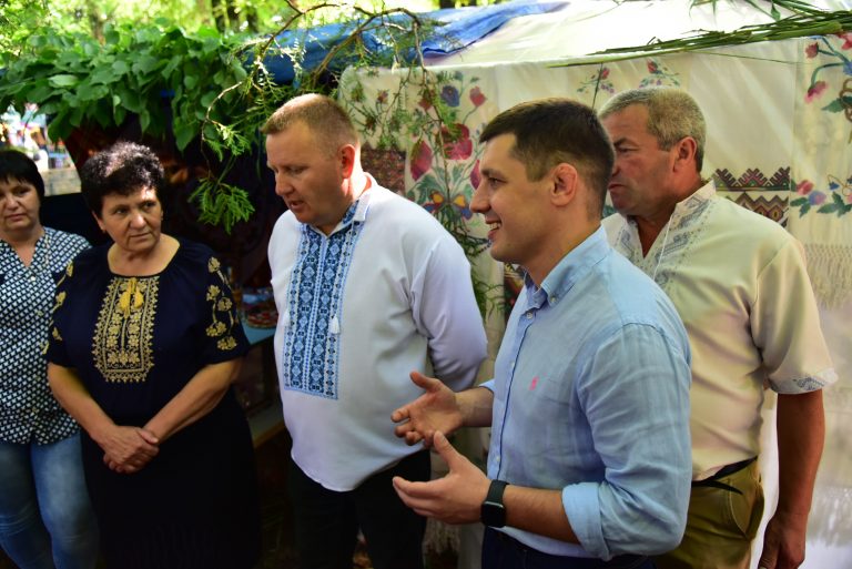 «Обов’язок молодого покоління – не лише зберегти, а і розвивати спільну культурну спадщину» – Едуард Прощук на фестивалі «Пісні Опілля»