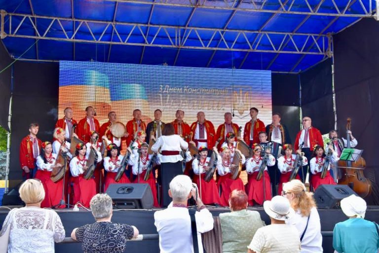 Святковим концертом в Івано-Франківську відзначили День Конституції України (ФОТО, ВІДЕО)