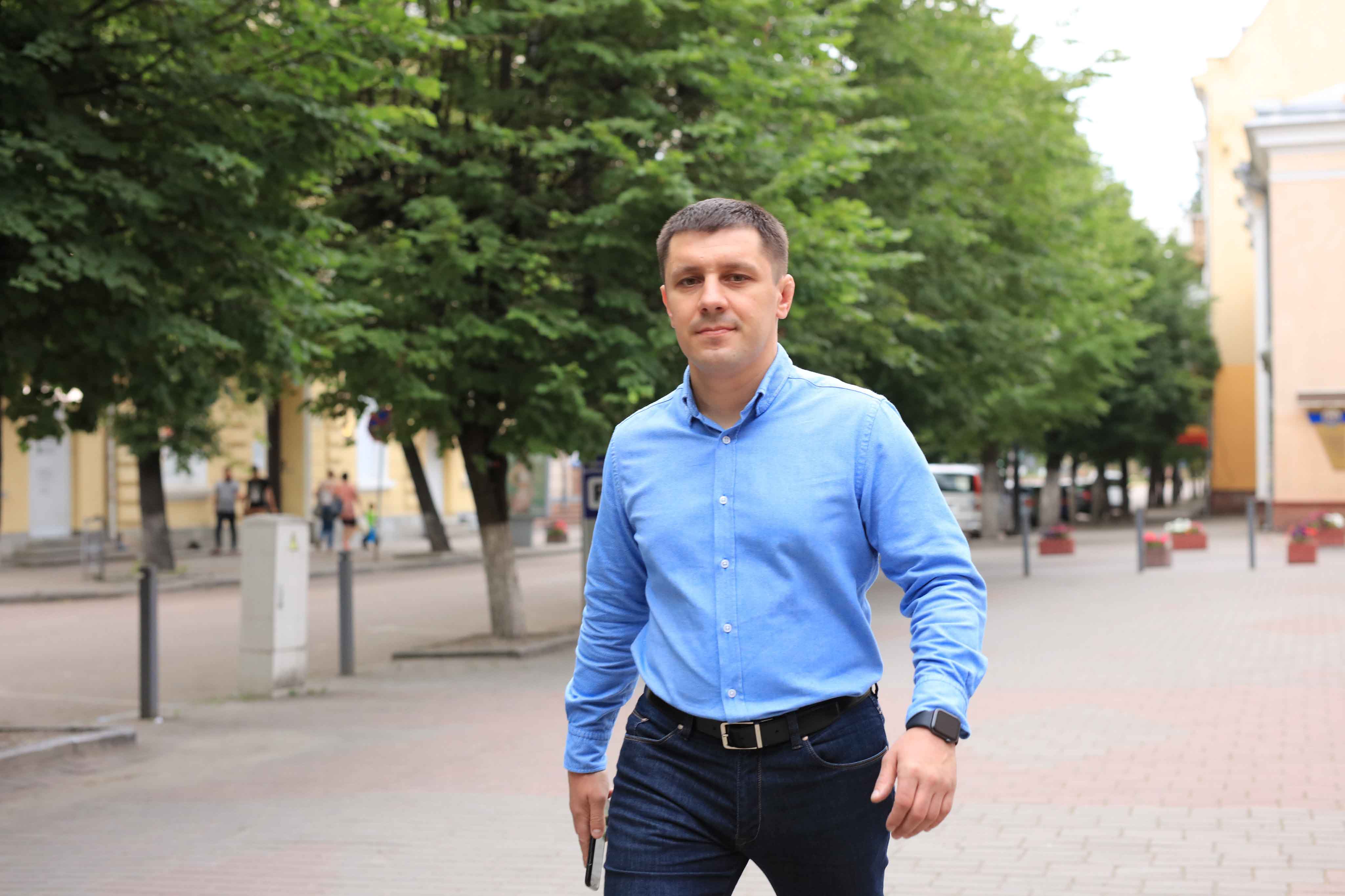 Які відомі люди Прикарпаття підтримали кандидата від «Слуги народу» Едуарда Прощука