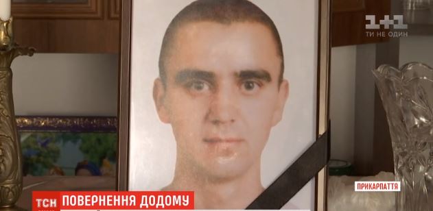 Працював, як у рабстві. На Прикарпатті прощаються з заробітчанином, який помер за загадкових обставин (ВІДЕО, ОНОВЛЕНО)
