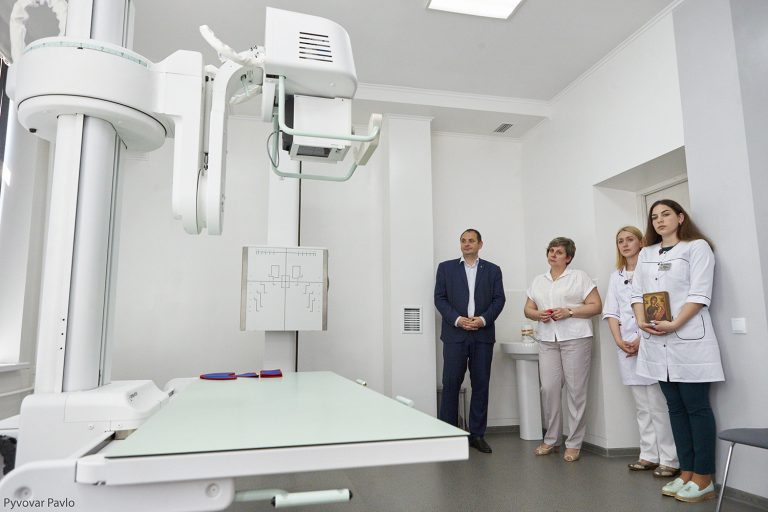 Як ремонтують лікарні та поліклініки у Франківську (ФОТО)