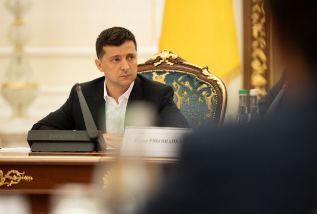 Зеленський хоче поговорити з Вакарчуком про прем’єрство