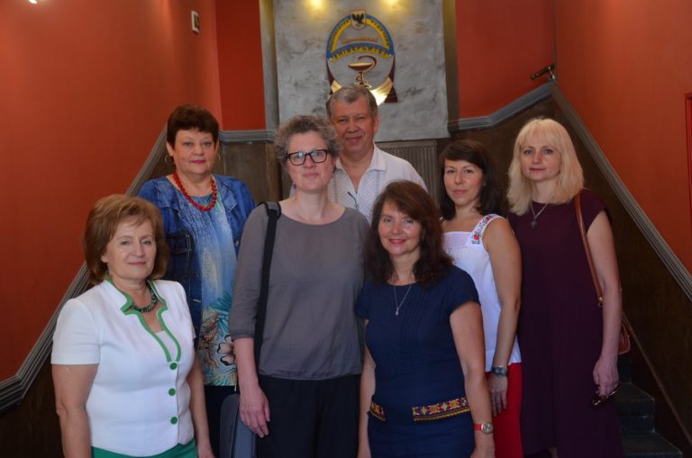 Медсестра з німецького хоспісу розповіла франківським колегам, як опікуються невиліковно хворими “на заході” (ФОТО)