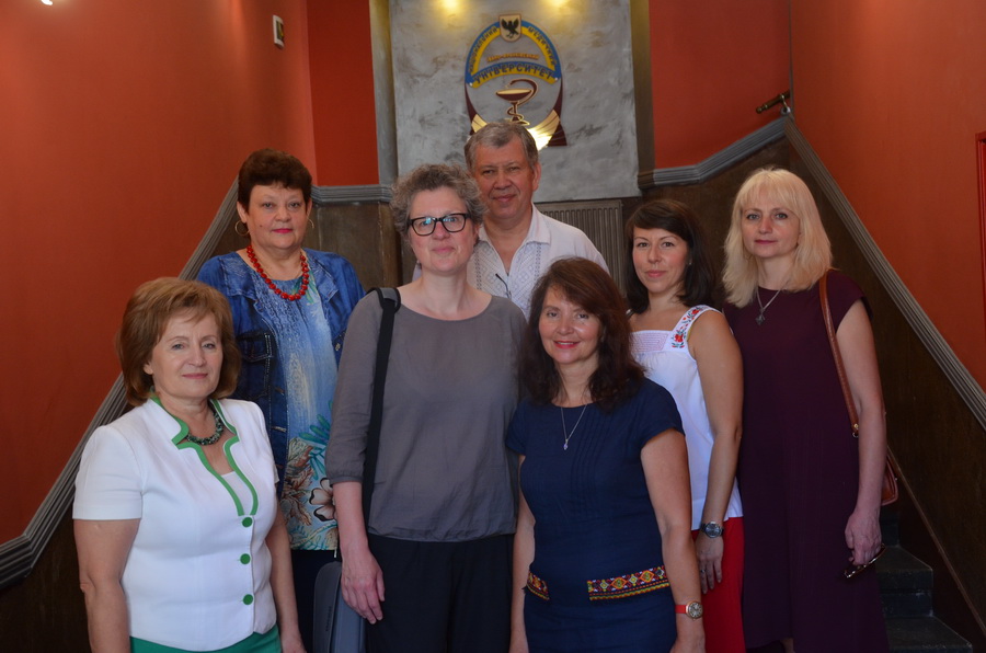 Медсестра з німецького хоспісу розповіла франківським колегам, як опікуються невиліковно хворими “на заході” (ФОТО)