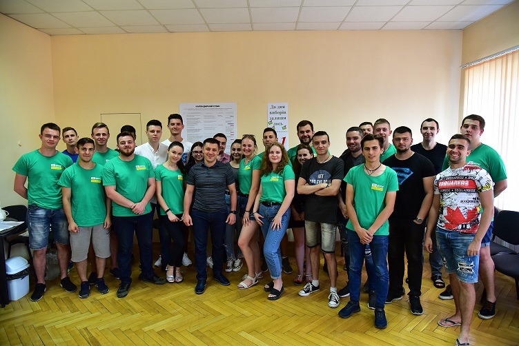 Едуард Прощук об’єднує навколо себе волонтерів