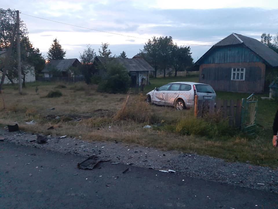 На Долинщині у ДТП загинули двоє дітей (ФОТО, ВІДЕО)