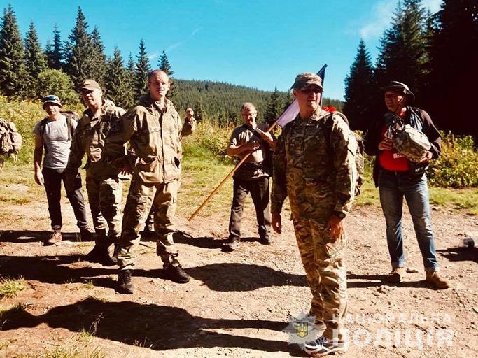 На Говерлі правоохоронці встановили пам’ятний знак «Загиблим на Сході України мирним громадянам та військовим» (ФОТО)