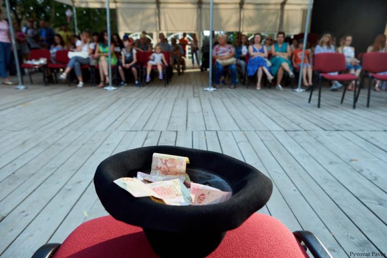 У Франківську на благодійному концерті для онкохворих дітей зібрали 20 тисяч гривень (ФОТО)