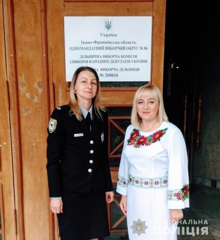 В Івано-Франківську дільниці відкрилися вчасно