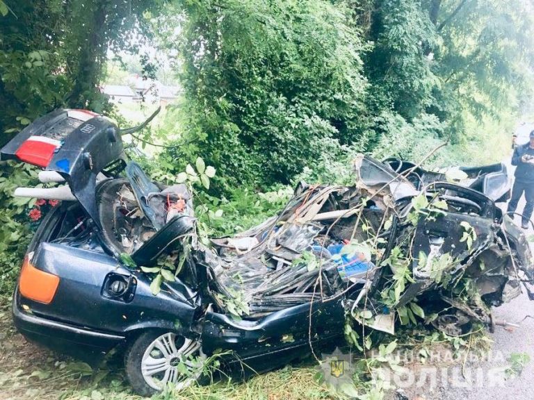 З’явилися світлини з місця смертельної ДТП у Снятинському районі (ФОТО)
