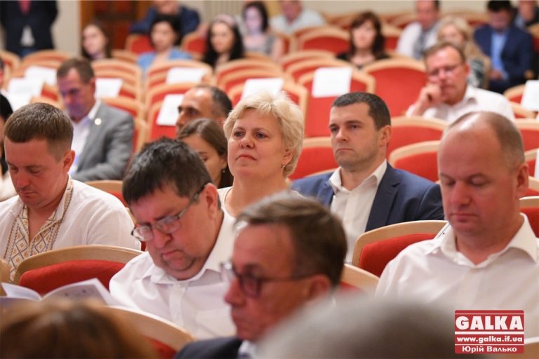 Депутати облради міркують, як допомогти музейній і театральній справі Прикарпаття (ФОТО)