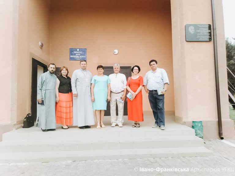 На Прикарпатті священників вчили, як служити хворим (ФОТО)