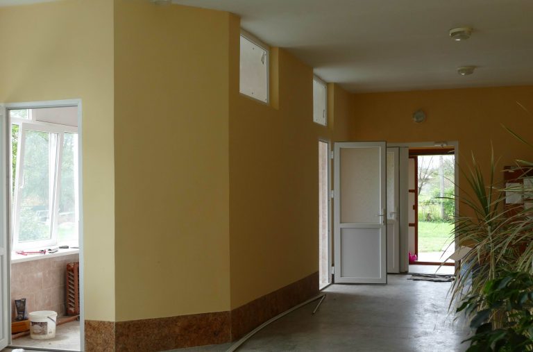 Вирішили багаторічну проблему: в одній зі шкіл Калуша вбиральні стали “теплими” (ФОТО)