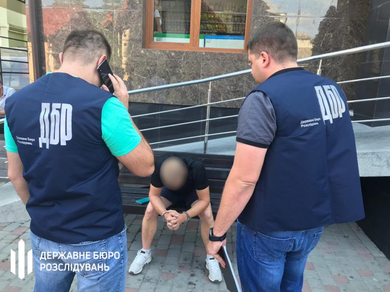 На Франківщині рибінспектор систематично брав хабарі за дозвіл ловити рибу (ФОТО)