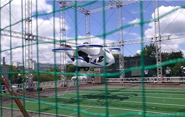 Компанія NEC презентувала прототип літаючого автомобіля (ВІДЕО)