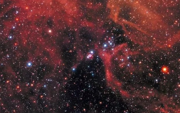 Hubble зняв зірку, що згасає у “вогненному штормі” (ФОТОФАКТ)