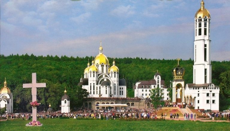 Франківську молодь кличуть на пішу прощу до Зарваниці