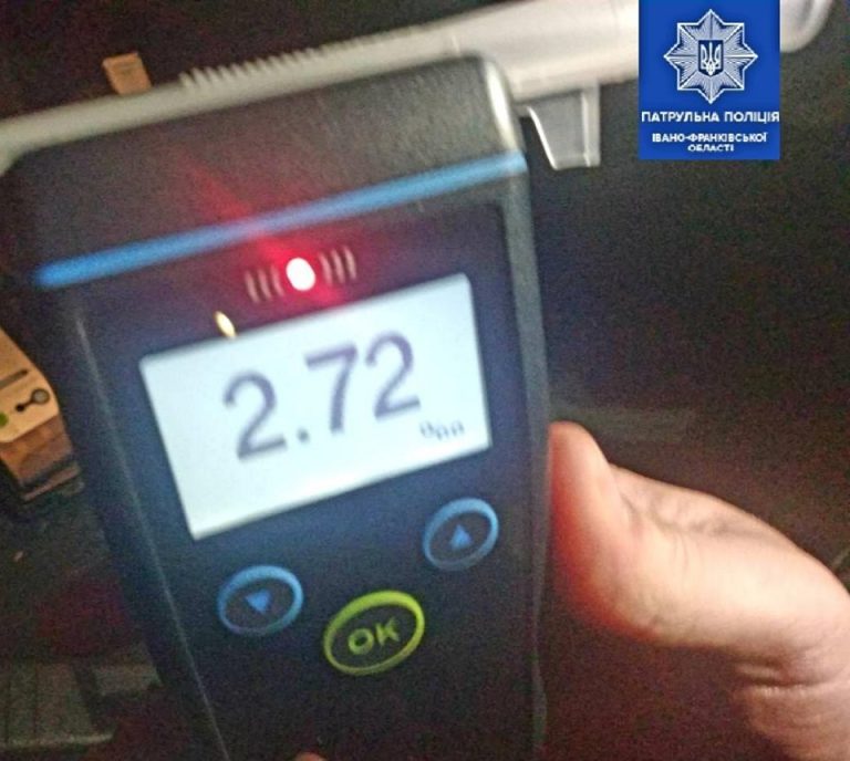У Франківську патрульний у свій вихідний зупинив дуже п’яного водія (ФОТО)