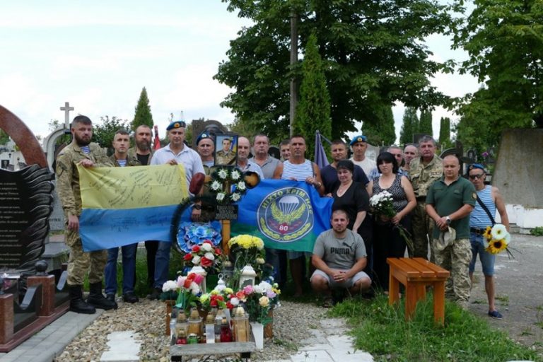 У Калуші вшанували пам’ять загиблих воїнів-десантників (ФОТО)