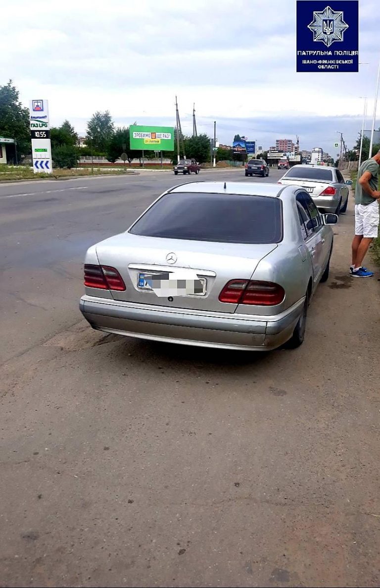Патрульні Франківська виявили три машини з “лівими” документами (ФОТО)