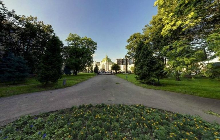 Муніципальні інспектори переходять на цілодобове чергування у Привокзальному сквері