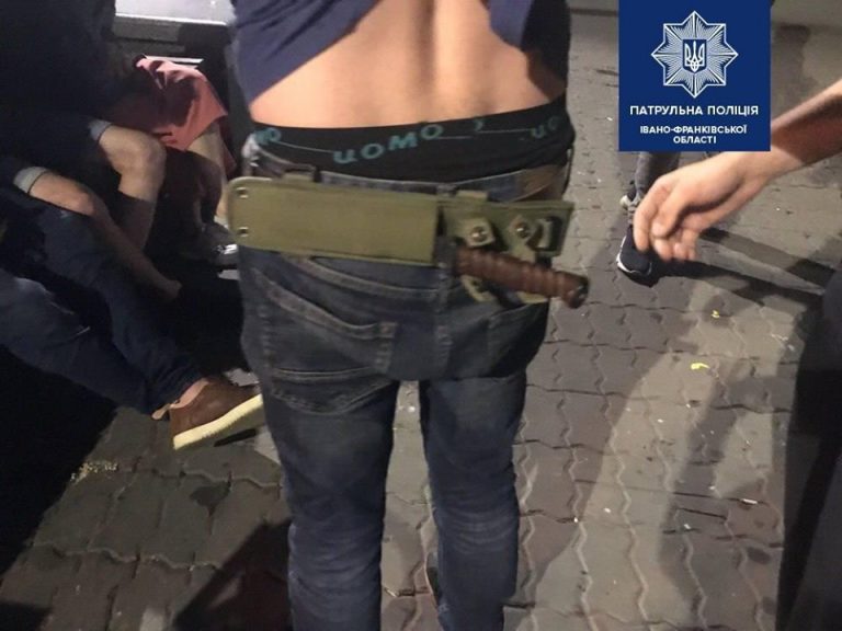 Франківець заявив про погрозу вбивством. Неподалік затримали чоловіка з ножем (ФОТО)