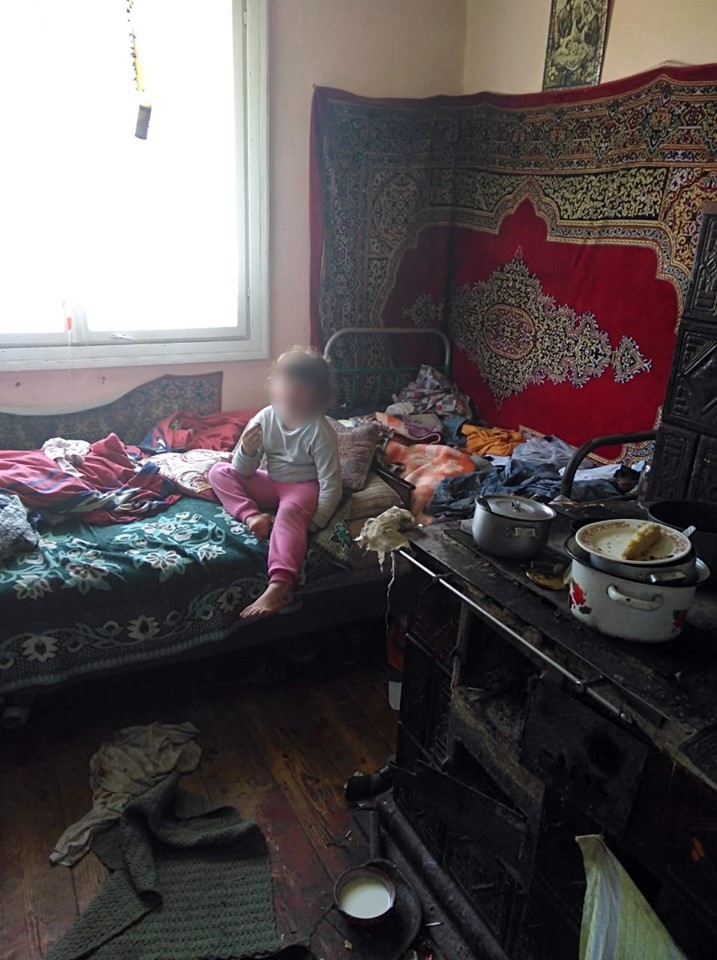 Голодна і брудна: на Богородчанщині мати занедбала п’ятирічну доньку (ФОТО)