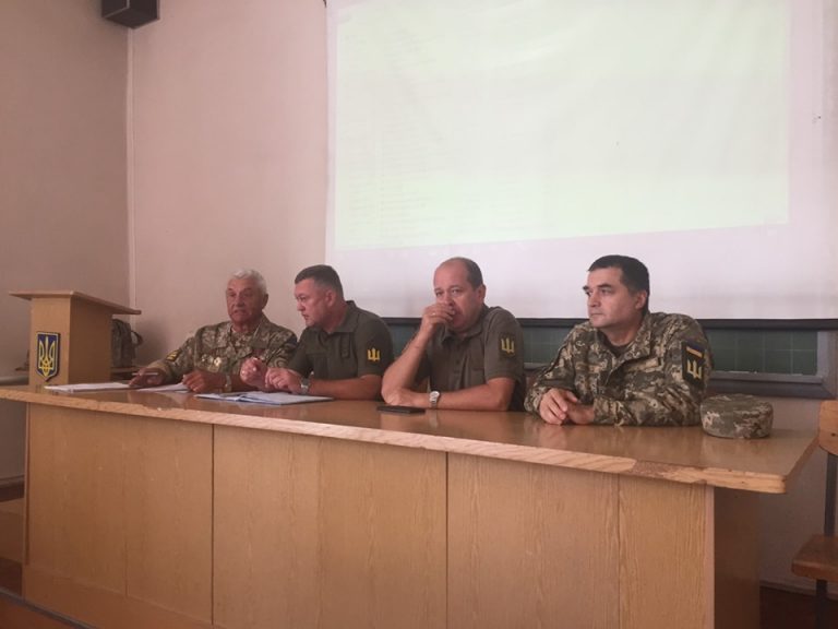 Військовий комісар Сорокопуд нагородив найкращих франківських учителів захисту Вітчизни (ФОТО)