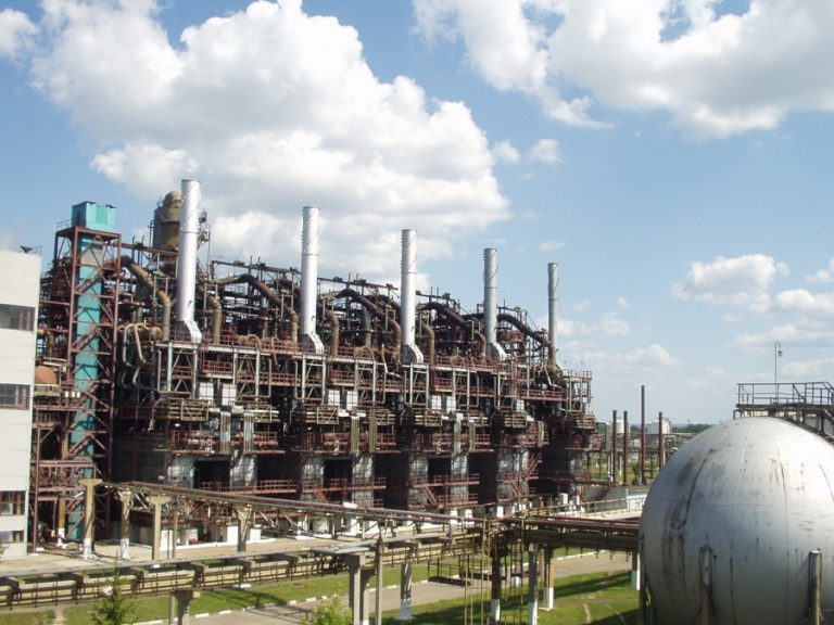 “Карпатнафтохім” просить для себе пільговий тариф на електрику