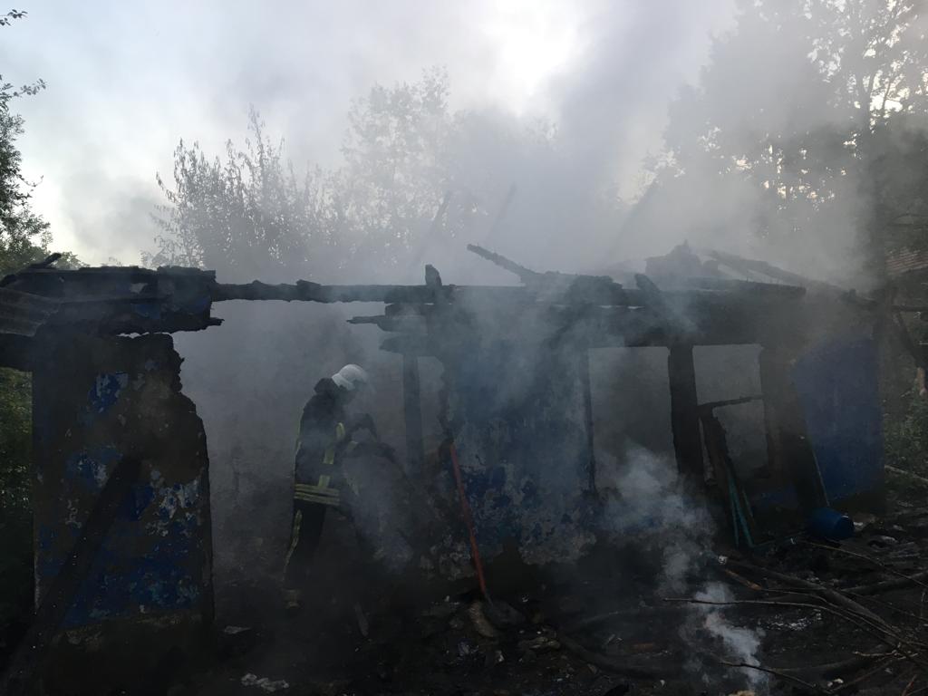 У селі на Коломийщині на згарищі виявили тіло чоловіка (ФОТО)