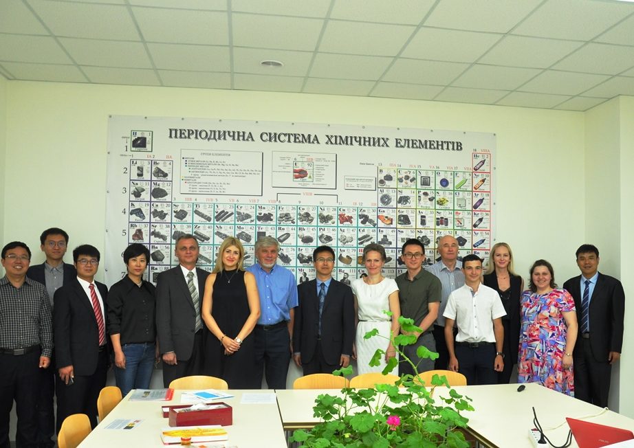 Франківські і китайські науковці хочуть поглибити співпрацю – міркують щодо обміну викладачами (ФОТО)