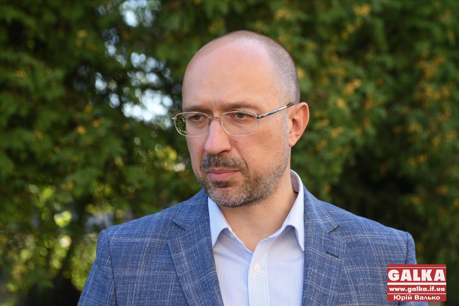 «Інвестор нечистий на руку, а будівництво паркану якесь вже капітальне», – Шмигаль про конфліктний свинокомплекс у Насташино