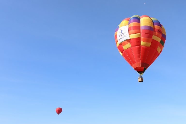 Переможниця конкурсу «Діабет. Твоя історія» з Франківська підкорила небо (ФОТО)
