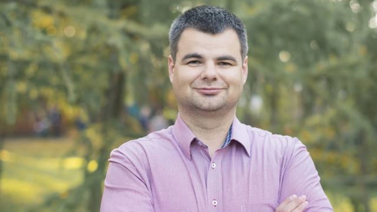 На Прикарпатті суд закрив провадження щодо колишнього прокурора, який взяв 2000 доларів хабара