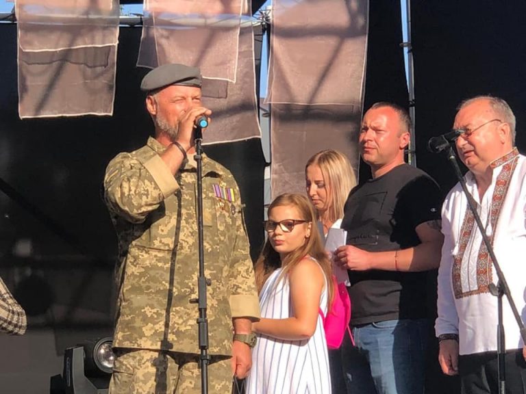 Сім’ї чотирьох бійців отримали ключі від нових квартир (ФОТО)