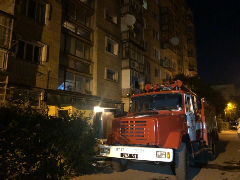 Вночі через пожежу у багатоповерхівці на Вовчинецькій евакуювали майже 30 людей (ФОТО)