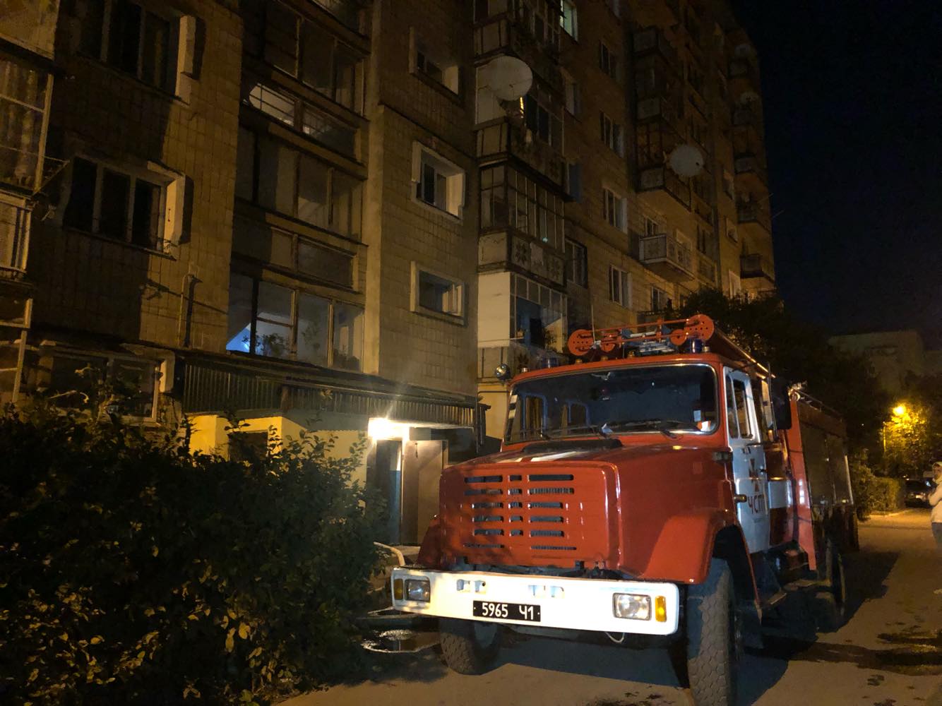 Вночі через пожежу у багатоповерхівці на Вовчинецькій евакуювали майже 30 людей (ФОТО)