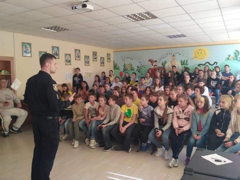 В Угорниках школярів вчили обходитися без алкоголю (ФОТО)