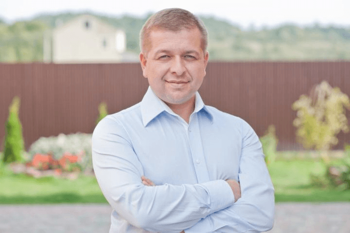 В Івано-Франківській обласній раді представили нового депутата (ФОТОФАКТ)