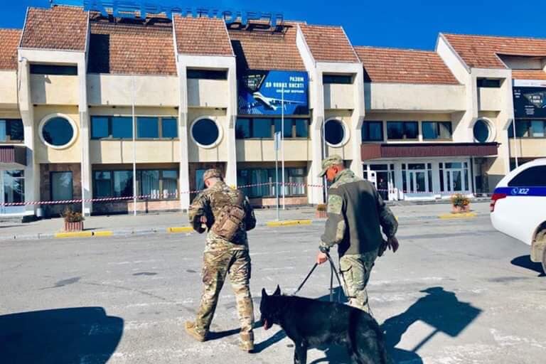 В Івано-Франківську невідомі “замінували” аеропорт (ФОТО)