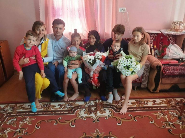 Порається на городі і молиться за солдат. Прикарпатка відзначила 100-літній ювілей