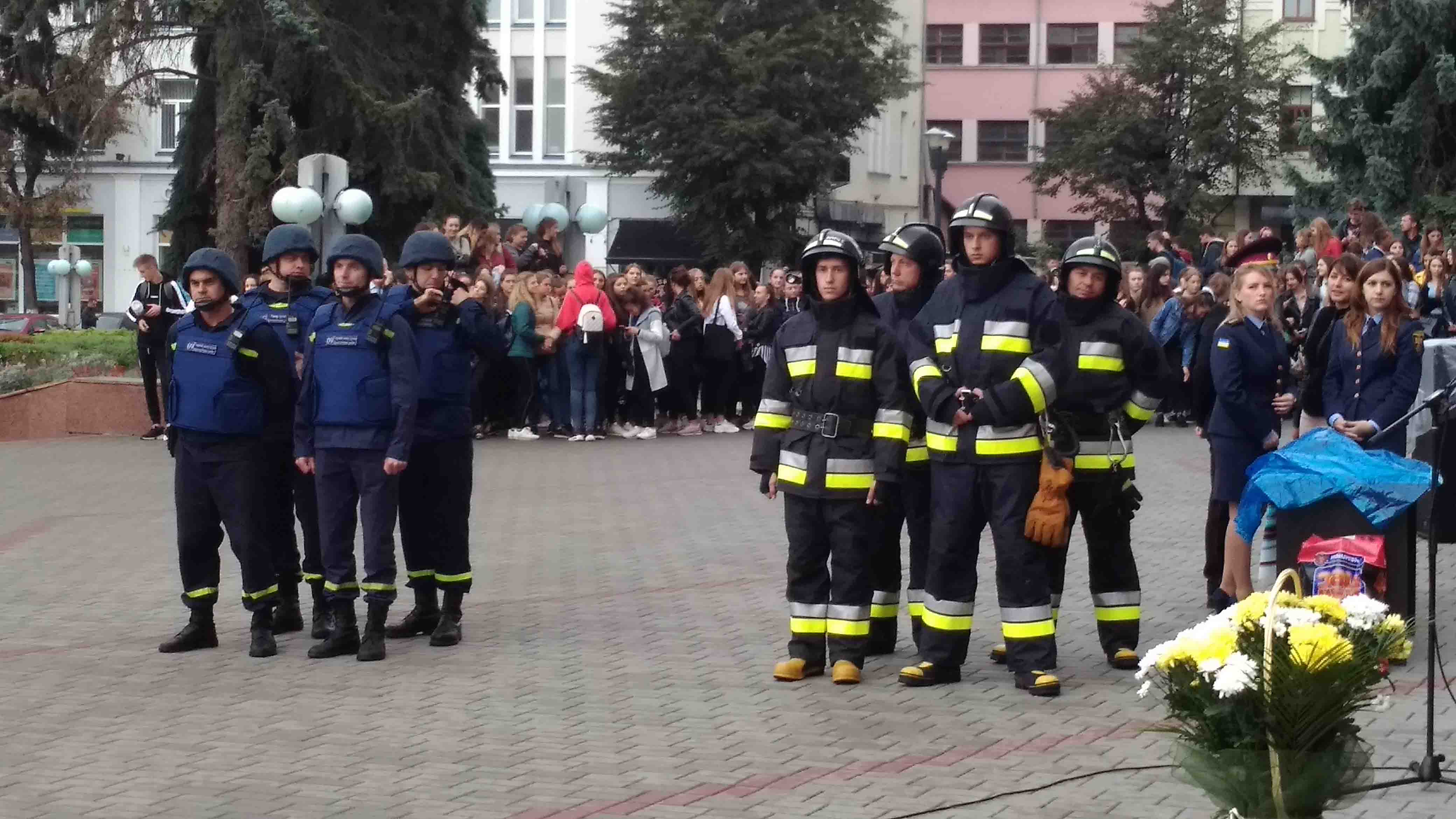 Ми завжди готові прийти на допомогу: Івано-Франківськ урочисто відсвяткував День рятівника (ФОТО)