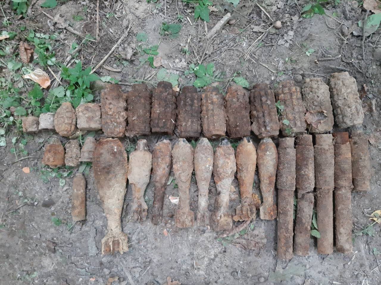 Арсенал боєприпасів знайшли на Коломийщині (ФОТО)
