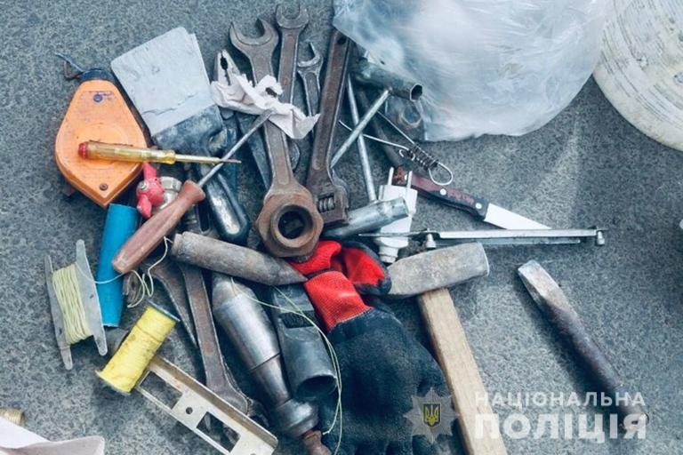 У Франківську спіймали злодія-рецидивіста, котрий обікрав автомобіль (ФОТО)