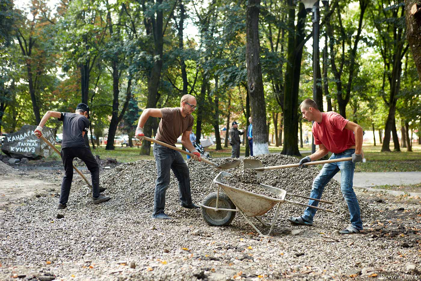 У Франківську продовжили облаштовувати парк Військових ветеранів (ФОТО)