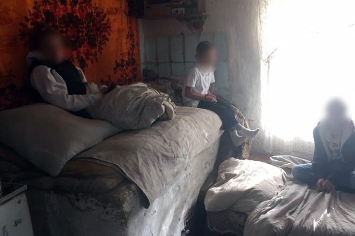 На Рогатинщині мати виховує трьох дітей у неналежних умовах (ФОТО)