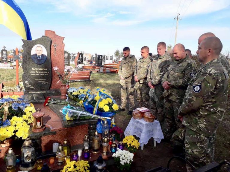 На Івано-Франківщині освятили надмогильний пам’ятник загиблому прикарпатському правоохоронцю (ФОТО)