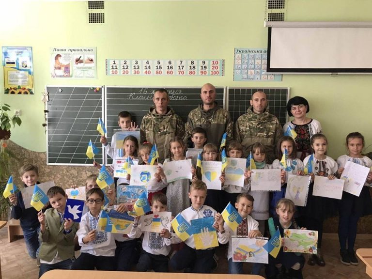 Франківські атовці розповіли третьокласникам про події на сході України (ФОТО)