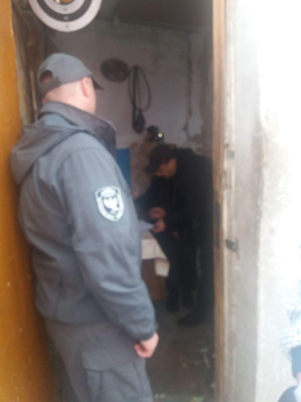 На Тичини виявили чергову “наливайку”, сурогат знищили на камеру (ВІДЕО)
