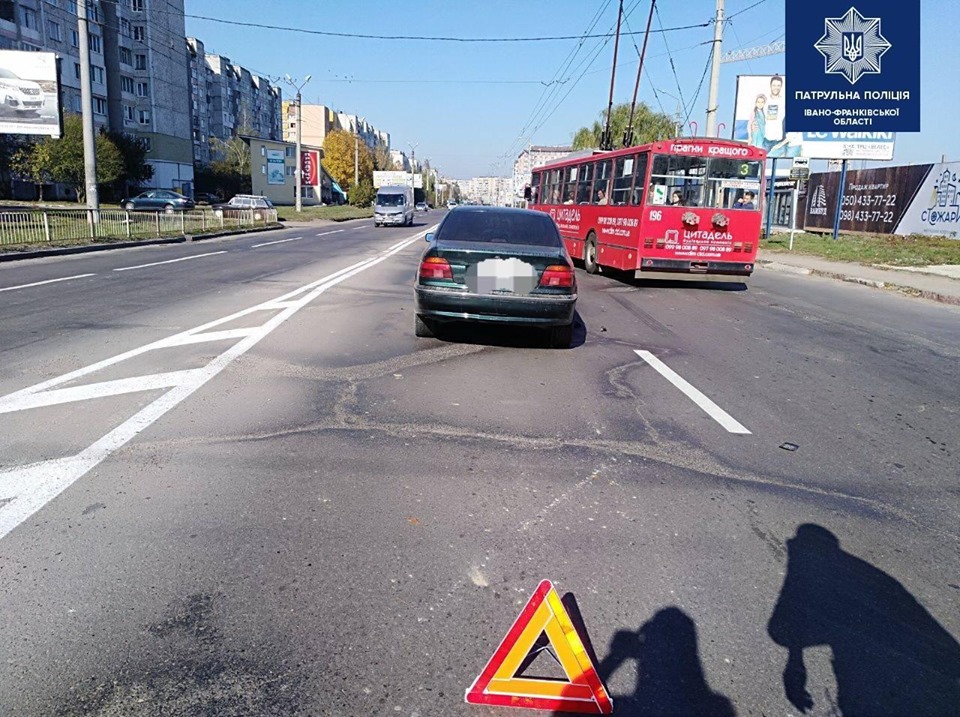 На Івасюка водій “під наркотиками” збив на переході 70-річну жінку – в потерпілої переломи ніг (ФОТО)